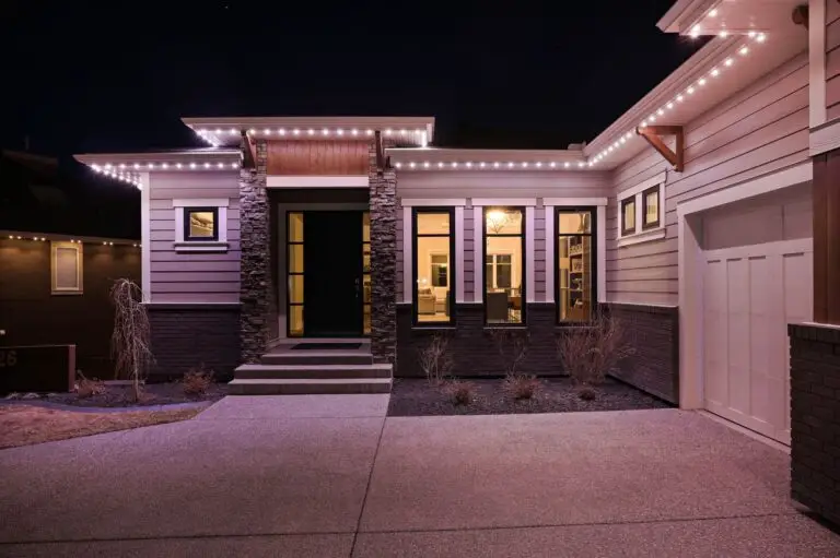 white-soffit-downlighting
